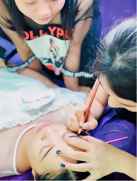 化妆师培训纹眉